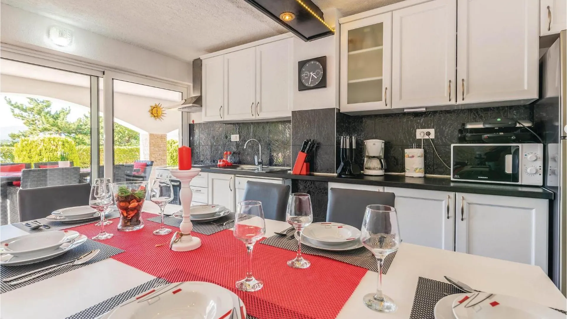 Holiday home Beach Front Home In Klimno With Wifi