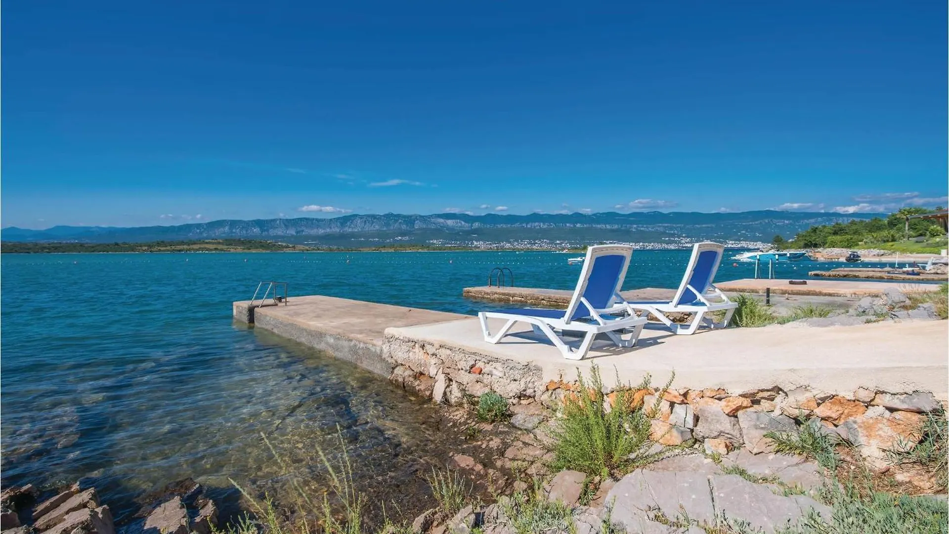 Beach Front Home In Klimno With Wifi 0*,  Croatia