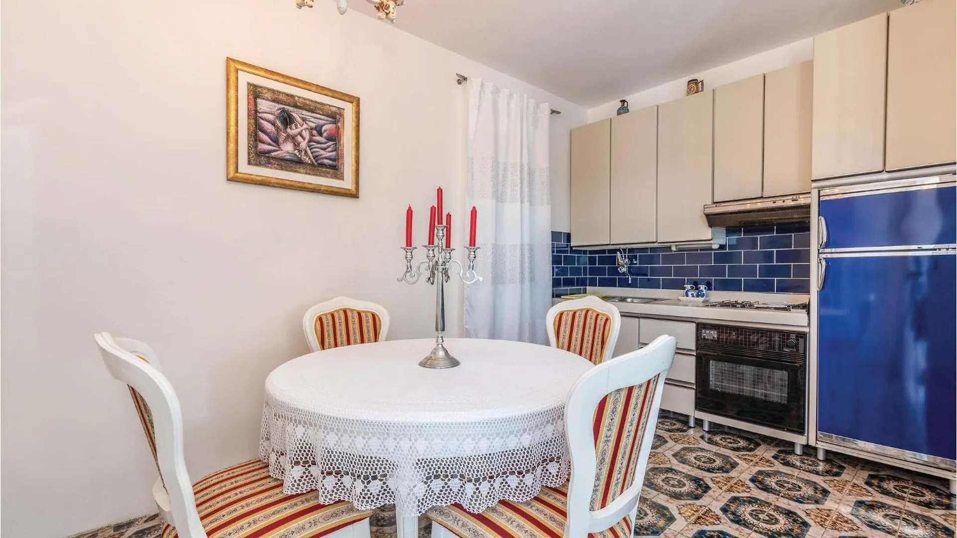 Сasa de vacaciones Beach Front Home In Klimno With Wifi